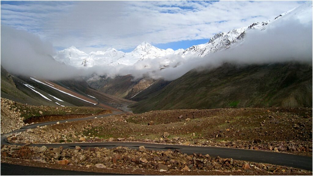 Premium Manali to Leh Mountain Escape